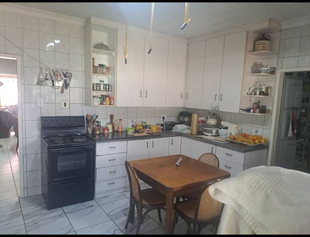 3 BEDROOM FREEHOLD FOR SALE IN RUSTENBURG NORTH